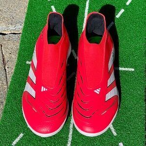Adidas Predator Laceless Turf Shoes NWOT – Red (Men’s 9)